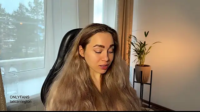 Snapshot of hotexclusive_ chatting on October 29, 2025, 4:37 am hotexclusive  online show from October 29, 2025, 4:37 am