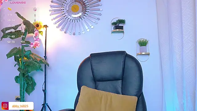 abbyhill27 online show from March 14, 2025, 2:42 am