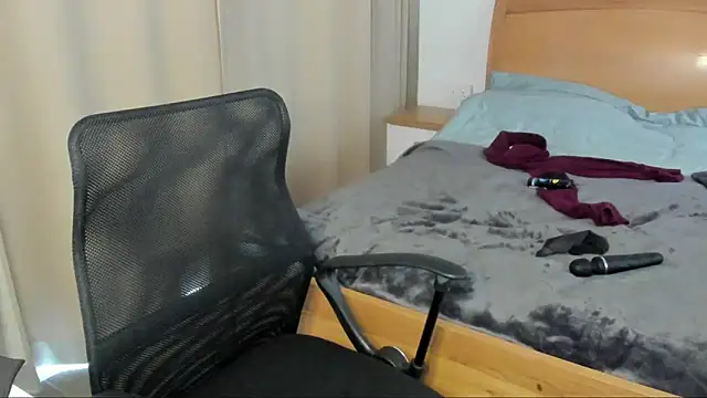 smileybabe online show from March 10, 2025, 9:10 am