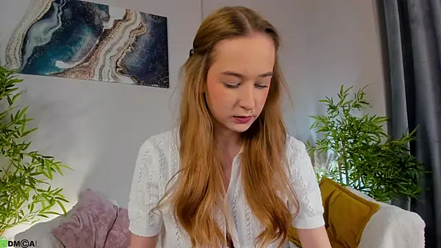 Sweett Monica online show from November 14, 2025, 1:04 am