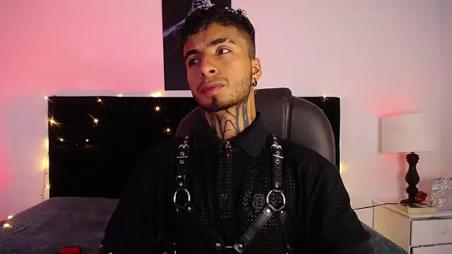 JuanCamiilo 66 online show from February 16, 2025, 6:21 am