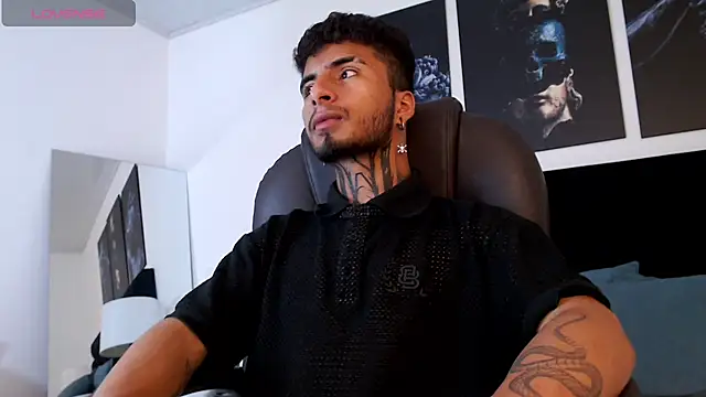 JuanCamiilo 66 online show from February 26, 2025, 3:21 am