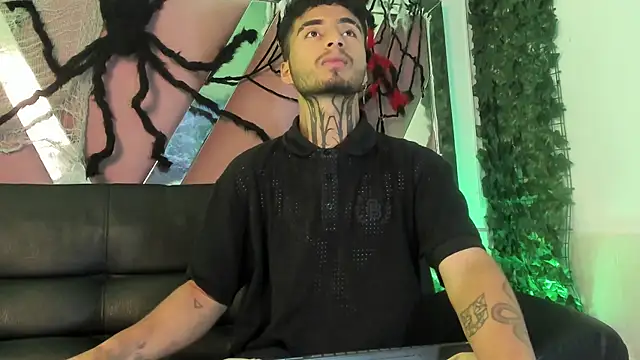 JuanCamiilo 66 online show from October 4, 2025, 3:37 am