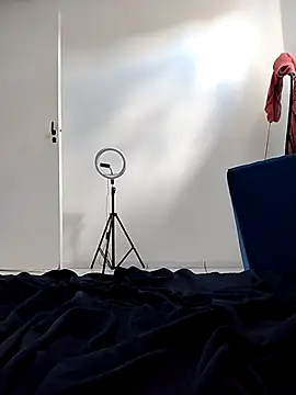 Snapshot of Yara0k chatting on September 15, 2025, 11:43 am Yara0k online show from September 15, 2025, 11:43 am