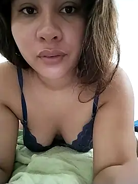 Snapshot of Yara0k chatting on October 15, 2025, 9:42 am Yara0k online show from October 15, 2025, 9:42 am