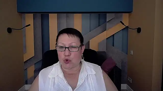 BarbaraTurners online show from November 17, 2025, 7:30 pm