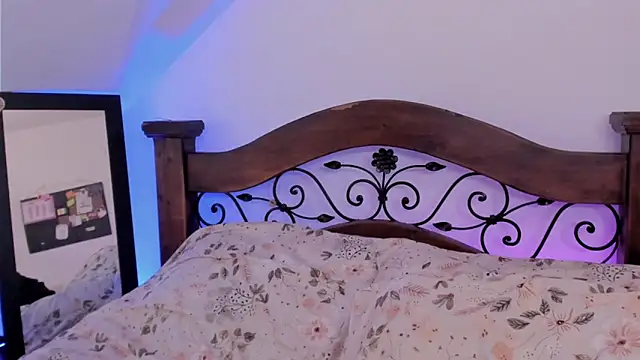 noemi foxxx online show from December 2, 2024, 4:20 pm