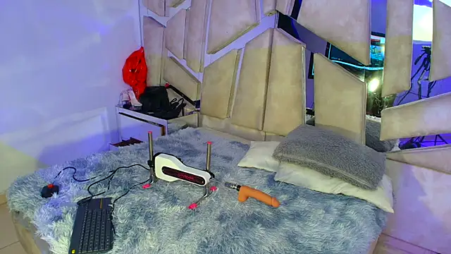 Natalyefoster online show from February 25, 2026, 5:00 pm