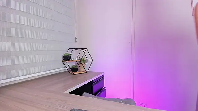 bulma bambina  online show from January 25, 2025, 8:00 pm