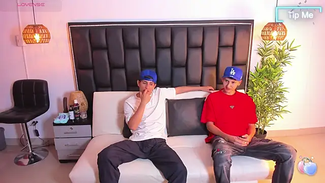 Crazy nigth01 online show from October 25, 2025, 2:30 am