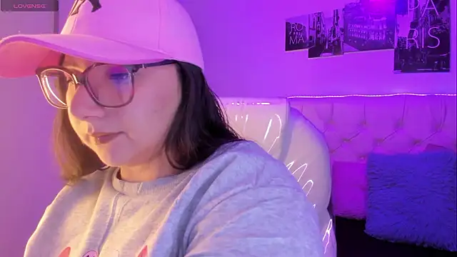 Roxxanne Bail online show from February 12, 2026, 2:50 am