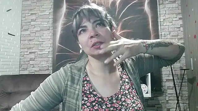 charlotedoll online show from February 4, 2025, 6:25 am