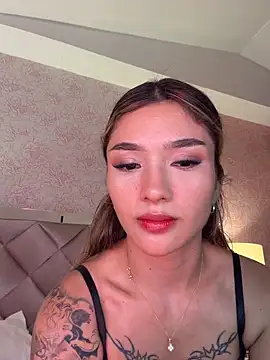Arianavillada online show from May 25, 2026, 4:07 am