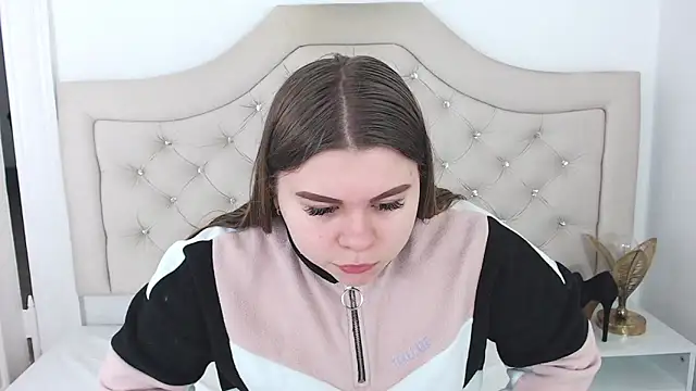 Snapshot of AbbyPleasure chatting on December 29, 2024, 9:39 am AbbyPleasure online show from December 29, 2024, 9:39 am