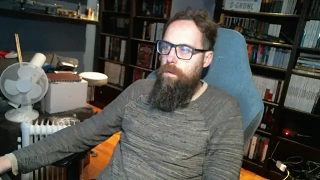 Snapshot of MeSteff chatting on December 5, 2024, 7:17 pm MeSteff online show from December 5, 2024, 7:17 pm