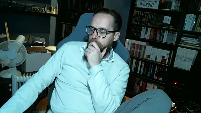 Snapshot of MeSteff chatting on December 25, 2024, 11:42 pm MeSteff online show from December 25, 2024, 11:42 pm