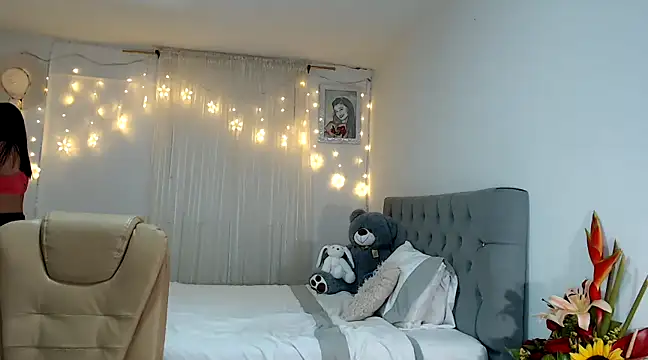 ZajiraShane online show from December 11, 2024, 7:20 am