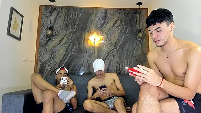 liam genner  online show from February 6, 2025, 11:04 pm