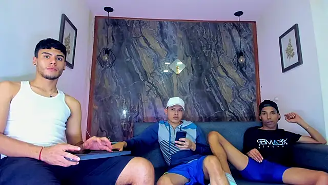 liam genner  online show from February 10, 2025, 1:46 am