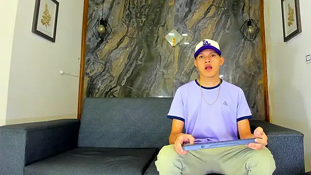 liam genner  online show from February 14, 2025, 7:33 pm