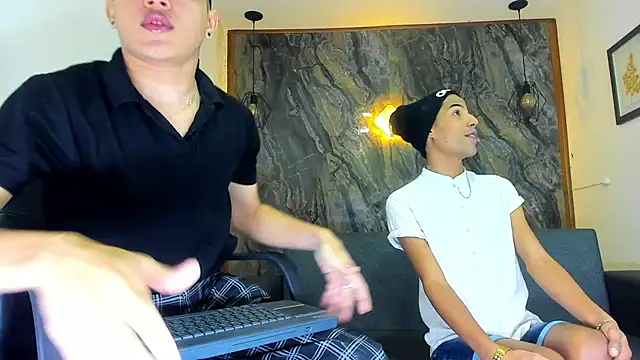 liam genner  online show from March 6, 2025, 7:54 pm