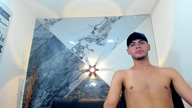 liam genner  online show from March 10, 2025, 1:56 am