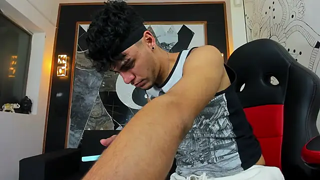 liam genner  online show from March 10, 2025, 8:01 pm