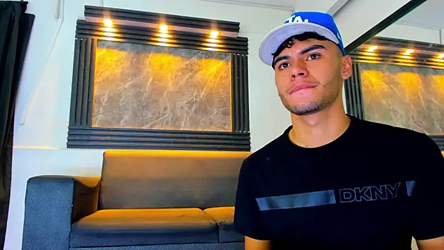 liam genner  online show from September 12, 2025, 7:47 pm