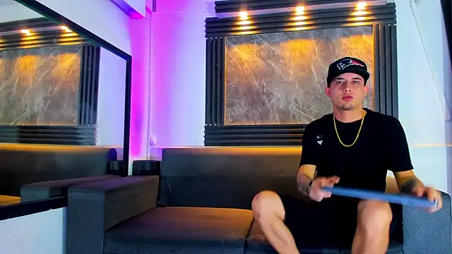 liam genner  online show from September 15, 2025, 8:09 pm