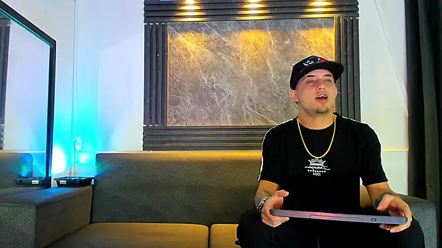 liam genner  online show from September 27, 2025, 8:25 pm