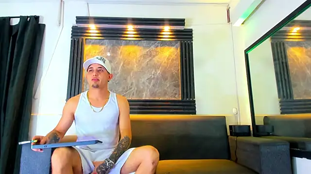 liam genner  online show from October 2, 2025, 7:54 pm