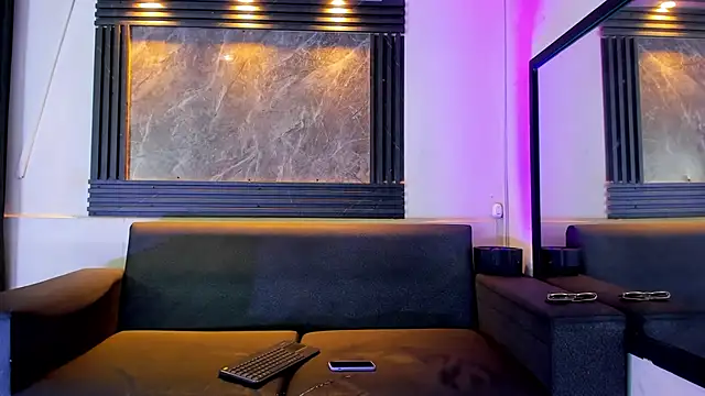 liam genner  online show from November 5, 2025, 7:58 pm