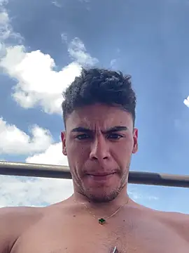 liam genner  online show from December 21, 2025, 5:53 pm