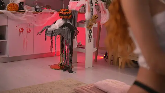 ButterflyLeah online show from November 4, 2025, 2:43 am