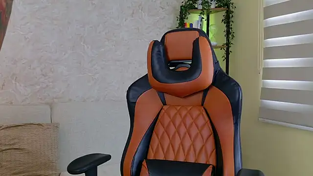 AdanReilly online show from February 11, 2025, 2:13 pm