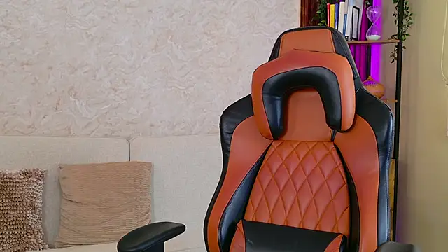 AdanReilly online show from November 23, 2025, 3:01 pm