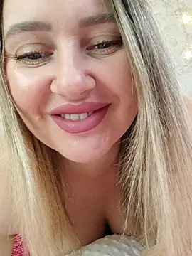 LadyLolyPop  online show from September 17, 2025, 4:03 am