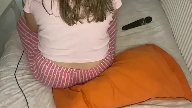 Ceyceys online show from November 18, 2025, 11:58 am