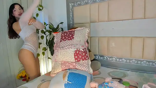 GingerDollx online show from December 5, 2025, 9:00 pm