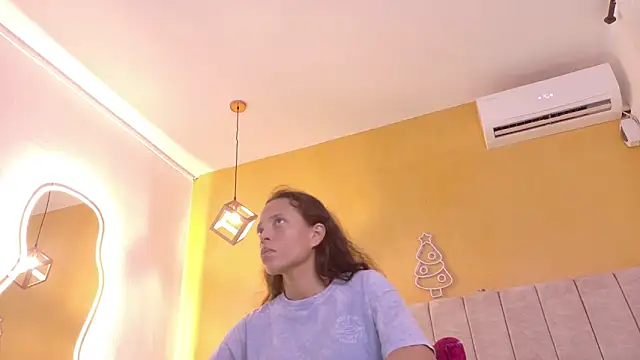 Snapshot of lexyfyre chatting on February 4, 2026, 12:33 pm lexyfyre online show from February 4, 2026, 12:33 pm