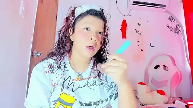 Emily Coper18 online show from February 3, 2026, 1:27 pm