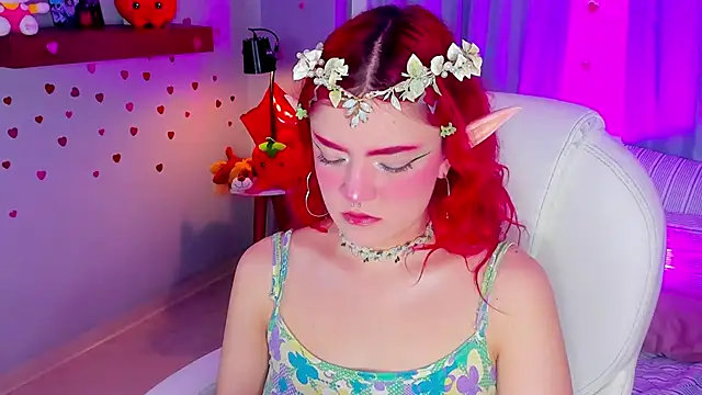 Snapshot of Tiny__Emmy chatting on March 21, 2025, 11:01 pm Tiny Emmy online show from March 21, 2025, 11:01 pm