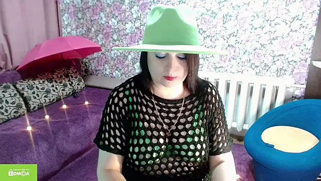 Julia-ru online show from October 28, 2025, 8:11 pm