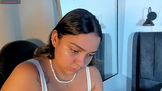 Abril Gomez06 online show from May 15, 2026, 5:31 pm