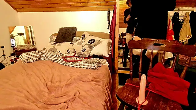 Hot Colettte online show from December 25, 2024, 4:01 am