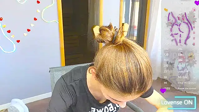 EmmyGreans online show from March 1, 2025, 9:40 am