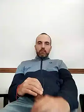 leon3875 online show from December 18, 2024, 3:33 pm