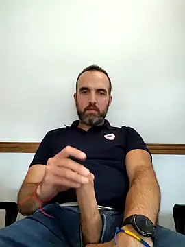 leon3875 online show from February 6, 2025, 3:20 pm