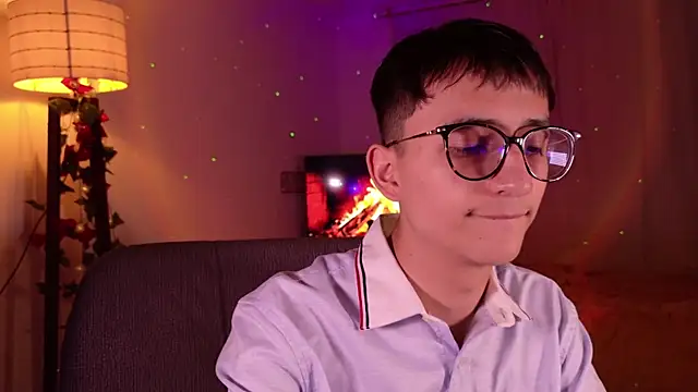 Snapshot of Mr_evan1 chatting on December 16, 2024, 2:27 pm Mr evan1 online show from December 16, 2024, 2:27 pm