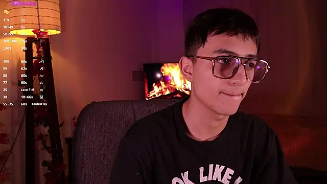 Snapshot of Mr_evan1 chatting on December 27, 2024, 12:23 pm Mr evan1 online show from December 27, 2024, 12:23 pm